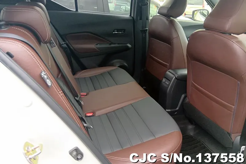 Nissan Kicks in White for Sale Image 7