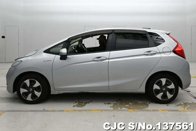 Honda Fit in Silver for Sale Image 3