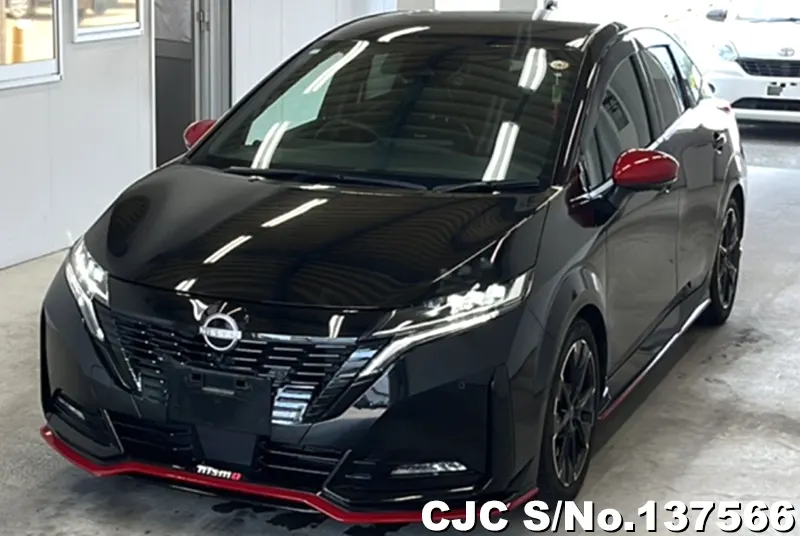 Nissan Aura e-Power in Black for Sale Image 3