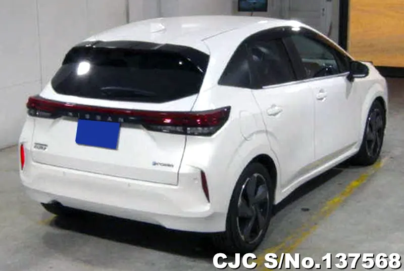 Nissan Aura e-Power in White for Sale Image 2