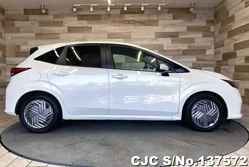 Nissan Note in White for Sale Image 3