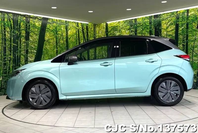 Nissan Note in Green for Sale Image 4