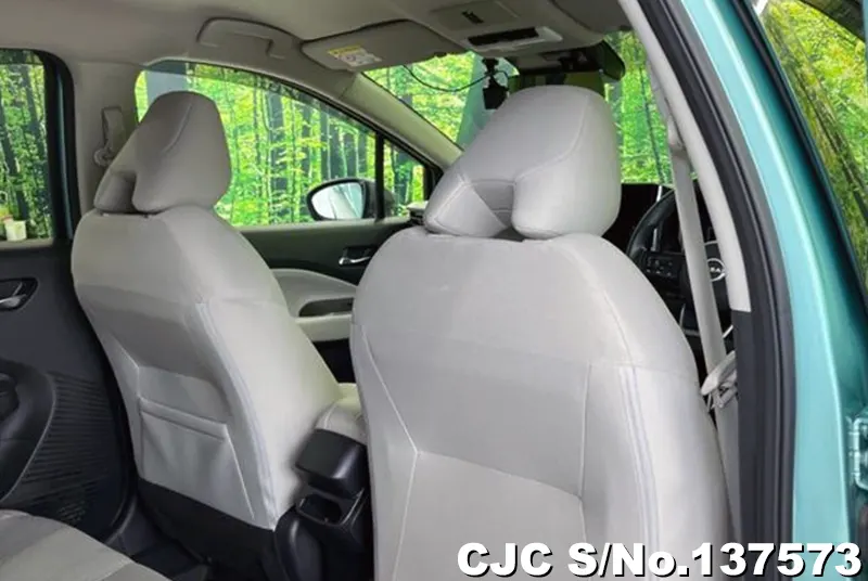 Nissan Note in Green for Sale Image 9