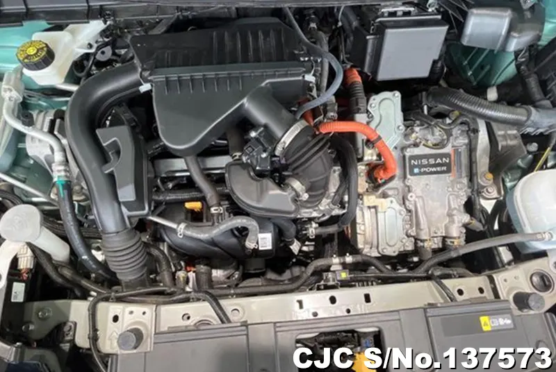 Nissan Note in Green for Sale Image 12