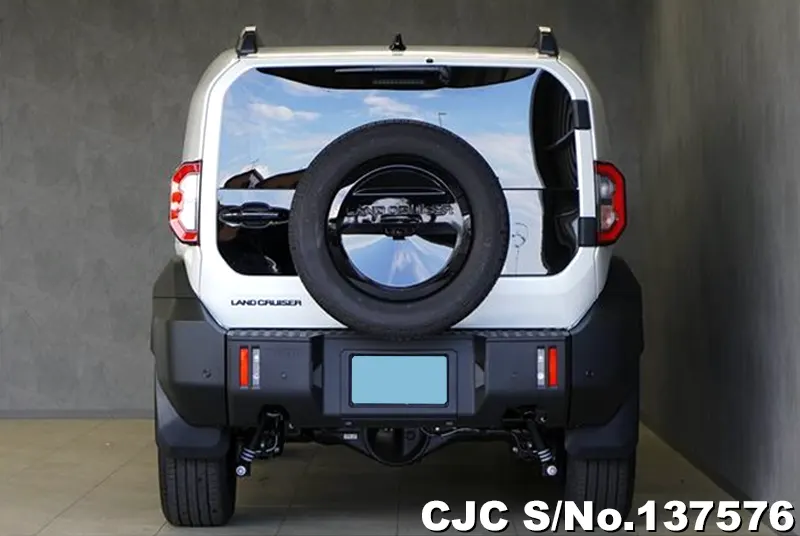 Toyota Land Cruiser FJ in Pearl for Sale Image 3