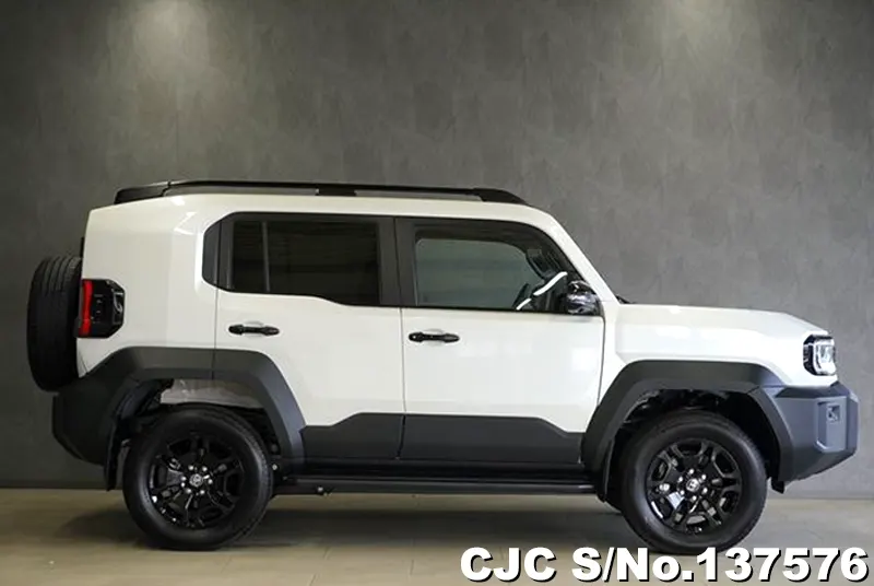 Toyota Land Cruiser FJ in Pearl for Sale Image 4