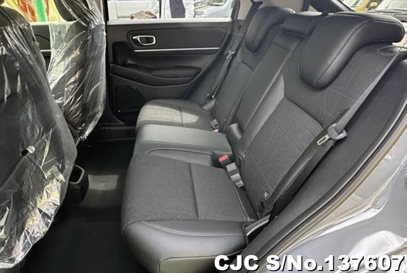 Honda Vezel in Gray for Sale Image 7