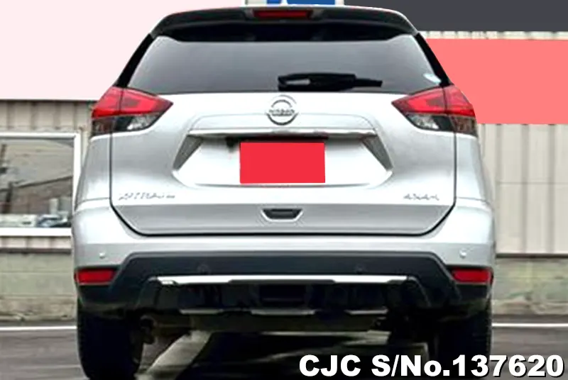 Nissan X-Trail in Silver for Sale Image 5