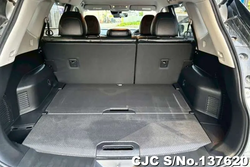 Nissan X-Trail in Silver for Sale Image 8