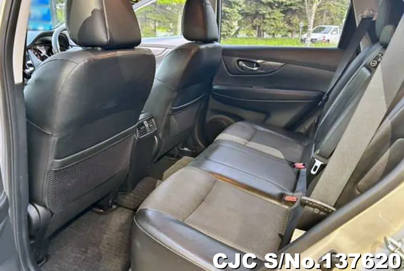 Nissan X-Trail in Silver for Sale Image 15