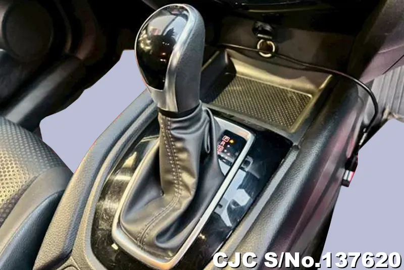 Nissan X-Trail in Silver for Sale Image 20