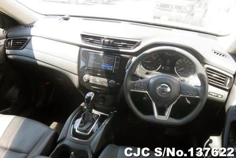 Nissan X-Trail in Black for Sale Image 6
