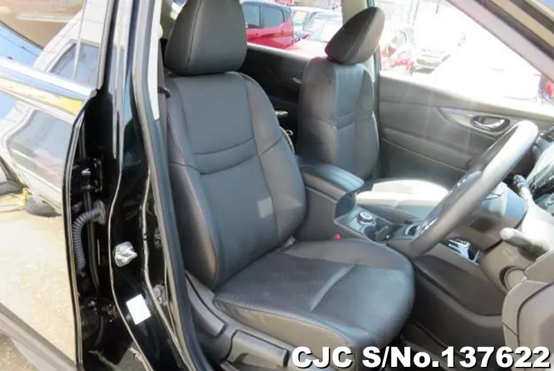 Nissan X-Trail in Black for Sale Image 7
