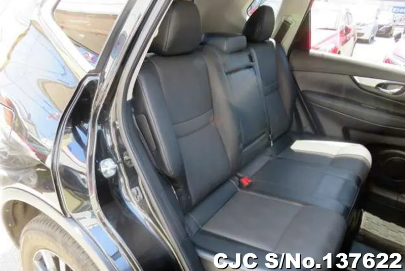 Nissan X-Trail in Black for Sale Image 8