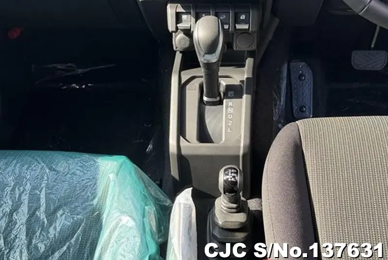 Suzuki Jimny Nomad in Brown for Sale Image 13