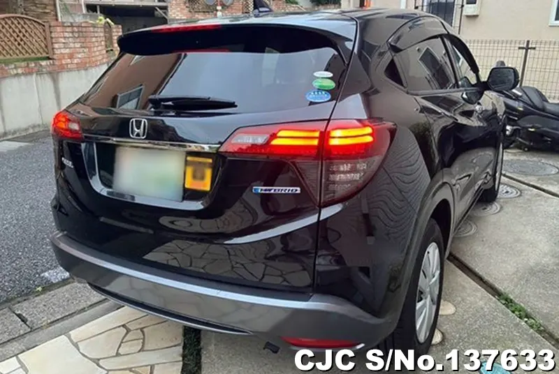 Honda Vezel in Black for Sale Image 2