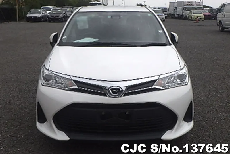 Toyota Corolla Axio in White for Sale Image 4