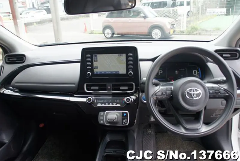 Toyota Aqua in White for Sale Image 7
