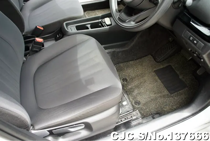 Toyota Aqua in White for Sale Image 9