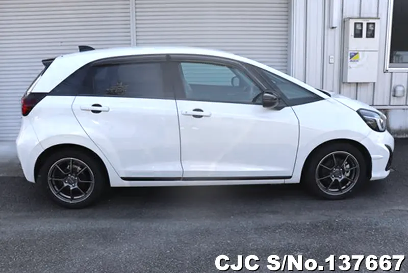 Honda Fit in White for Sale Image 5
