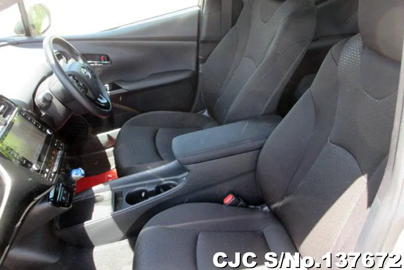 Toyota Prius in Silver for Sale Image 9