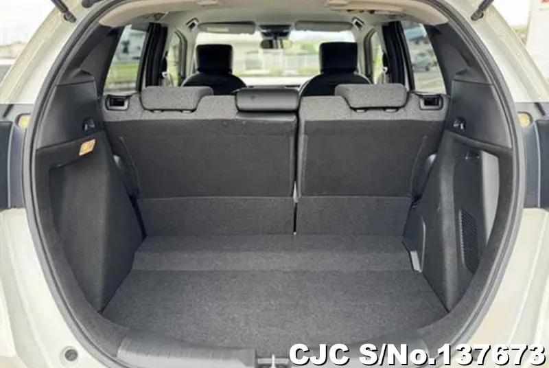 Honda Fit in White for Sale Image 6