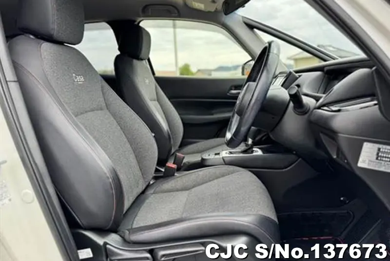 Honda Fit in White for Sale Image 8