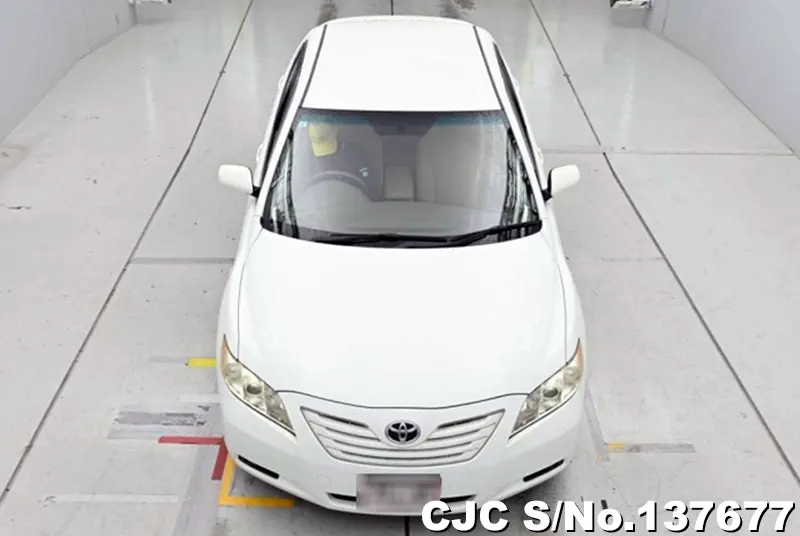 Toyota Camry in White for Sale Image 3