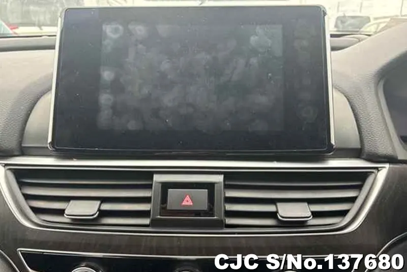 Honda Accord in White for Sale Image 5