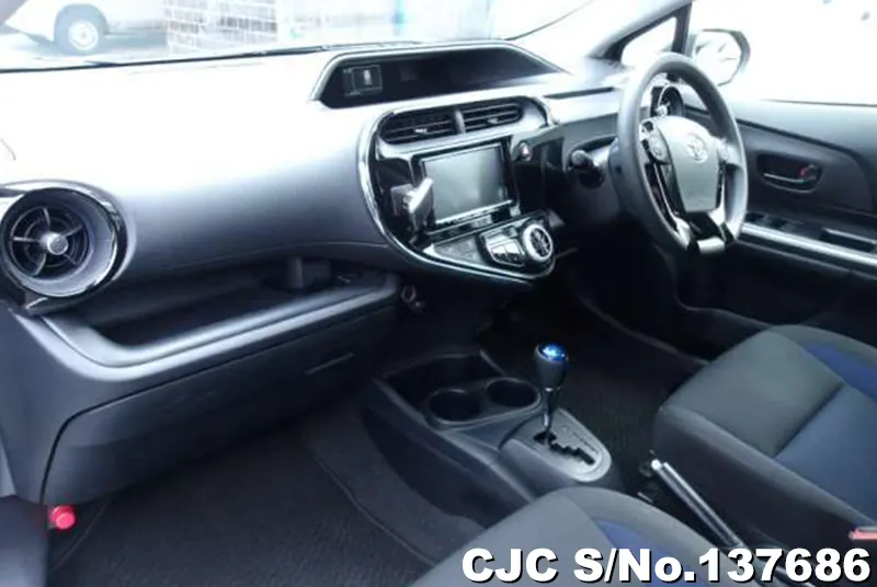 Toyota Aqua in Silver for Sale Image 4