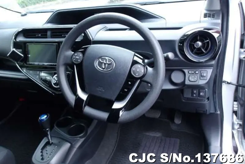 Toyota Aqua in Silver for Sale Image 5