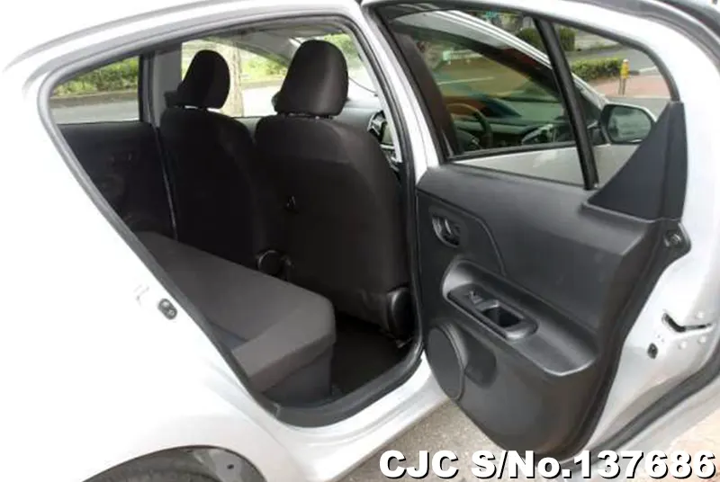 Toyota Aqua in Silver for Sale Image 8