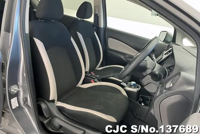 Nissan Note in Gray for Sale Image 4