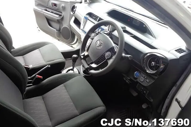 Toyota Aqua in White for Sale Image 5
