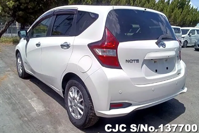 Nissan Note in White for Sale Image 1