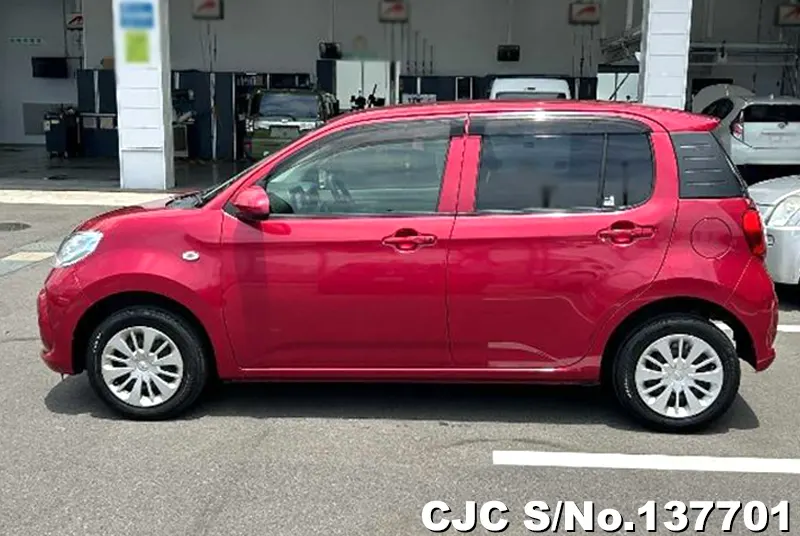 Toyota Passo in Pink for Sale Image 5