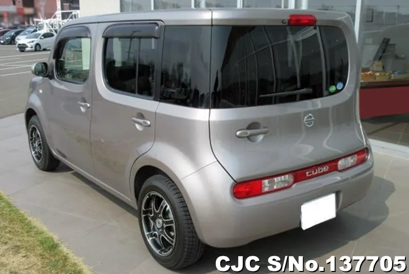 Nissan Cube in Silver for Sale Image 1