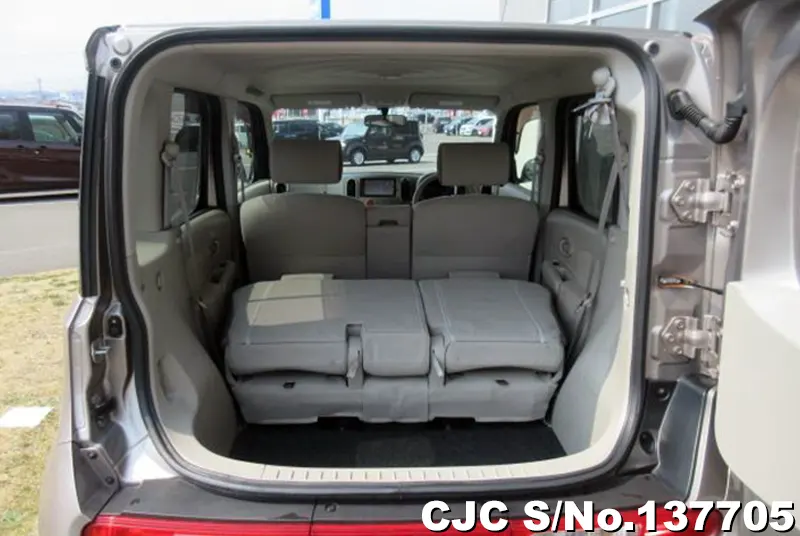 Nissan Cube in Silver for Sale Image 4