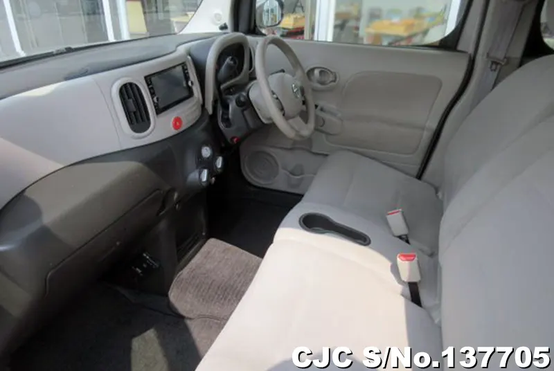 Nissan Cube in Silver for Sale Image 7