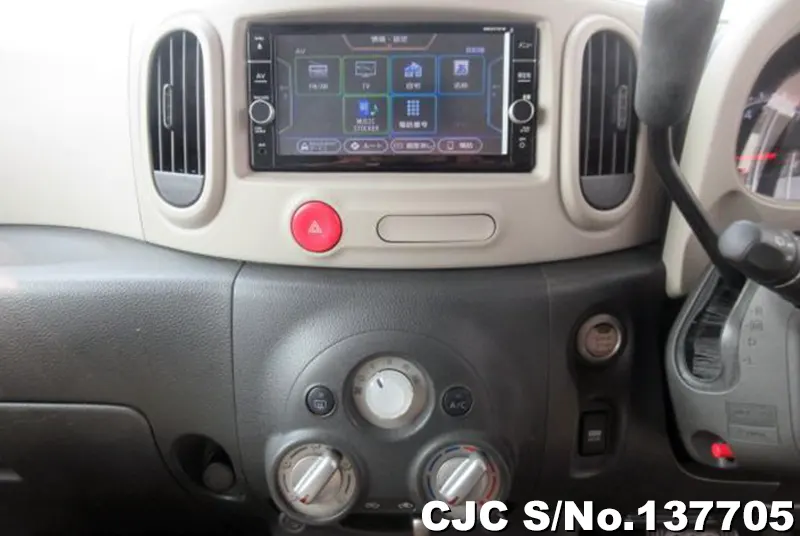 Nissan Cube in Silver for Sale Image 9