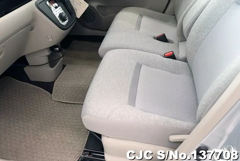 Toyota Passo in Silver for Sale Image 9