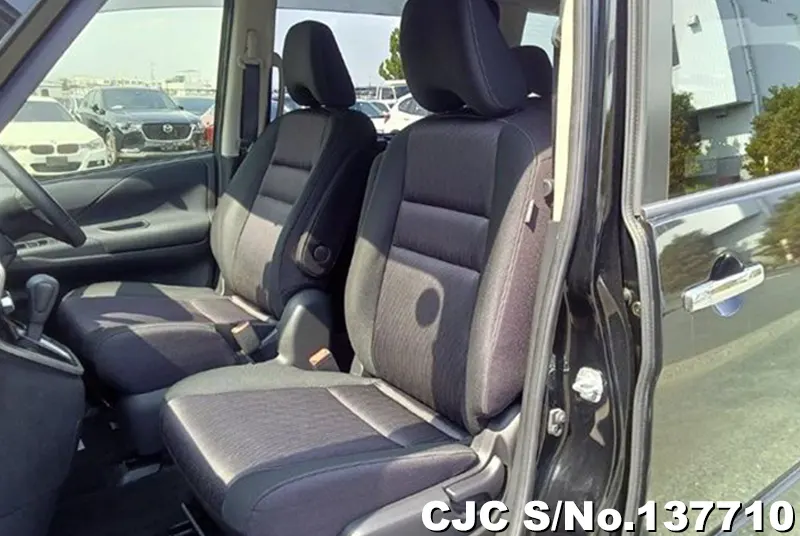Nissan Serena in Black for Sale Image 8