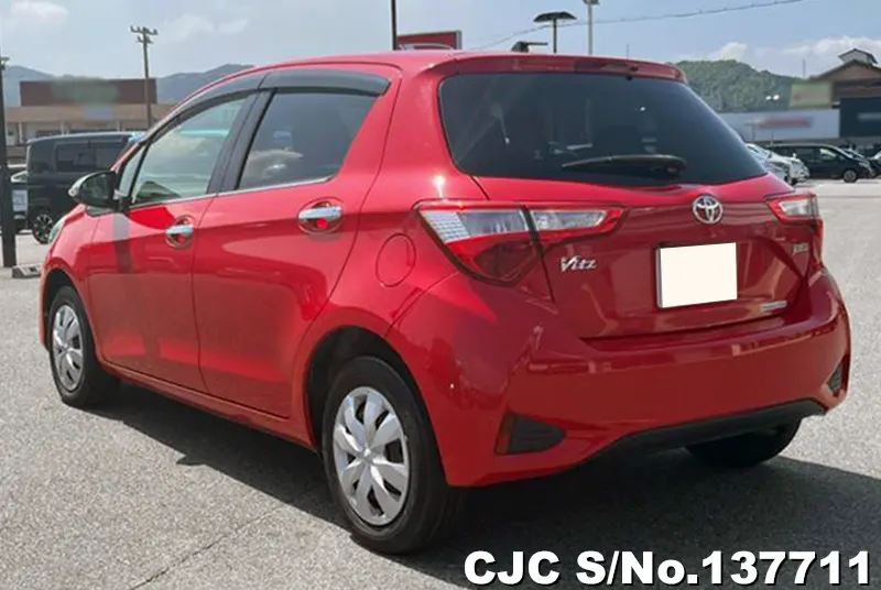 Toyota Vitz in Red for Sale Image 1