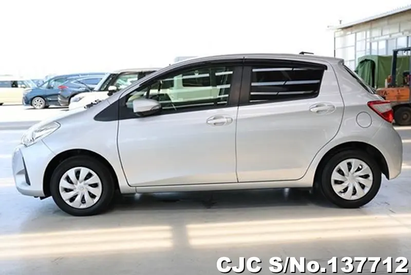 Toyota Vitz in Silver for Sale Image 6