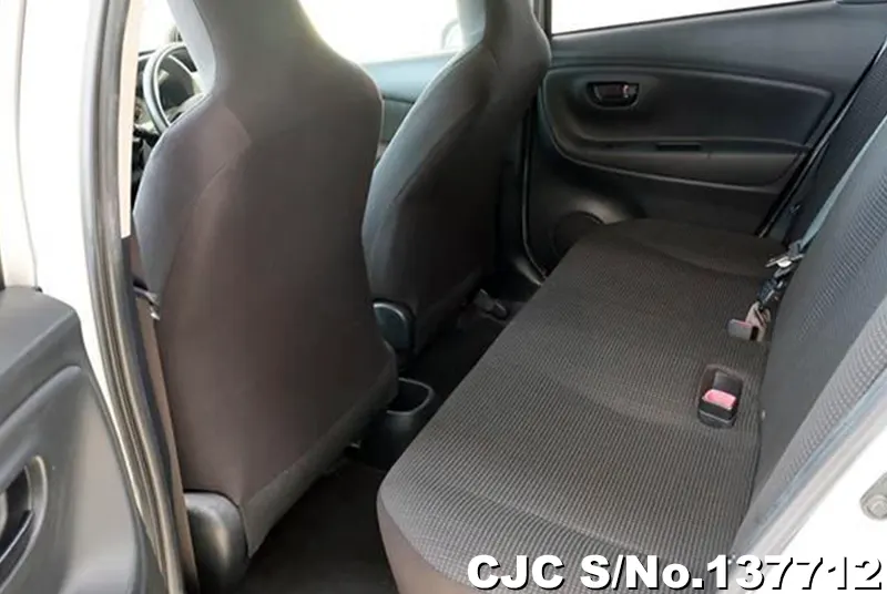 Toyota Vitz in Silver for Sale Image 11