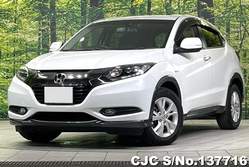 Honda Vezel in White for Sale Image 3