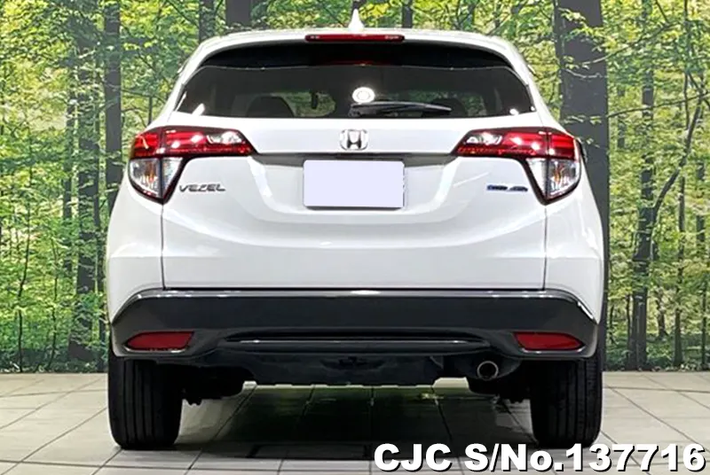 Honda Vezel in White for Sale Image 5
