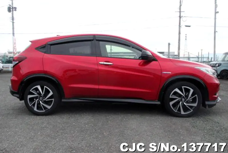 Honda Vezel in Red for Sale Image 4