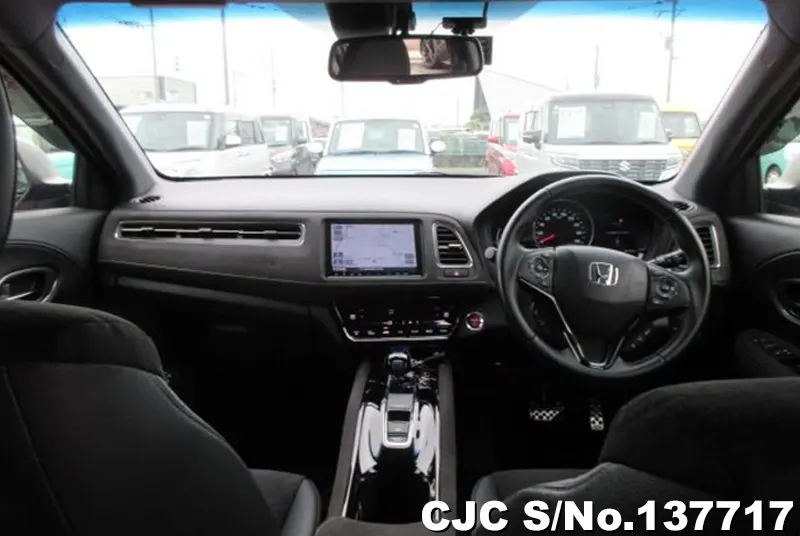 Honda Vezel in Red for Sale Image 6