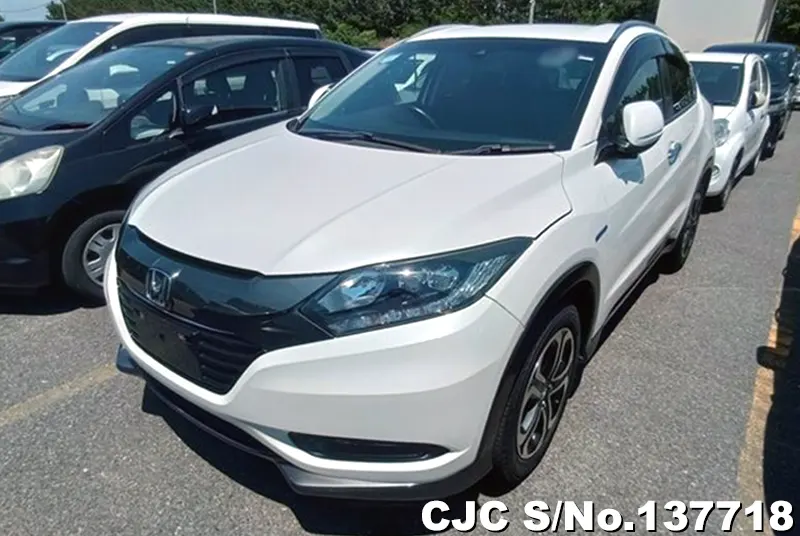 Honda Vezel in White for Sale Image 3